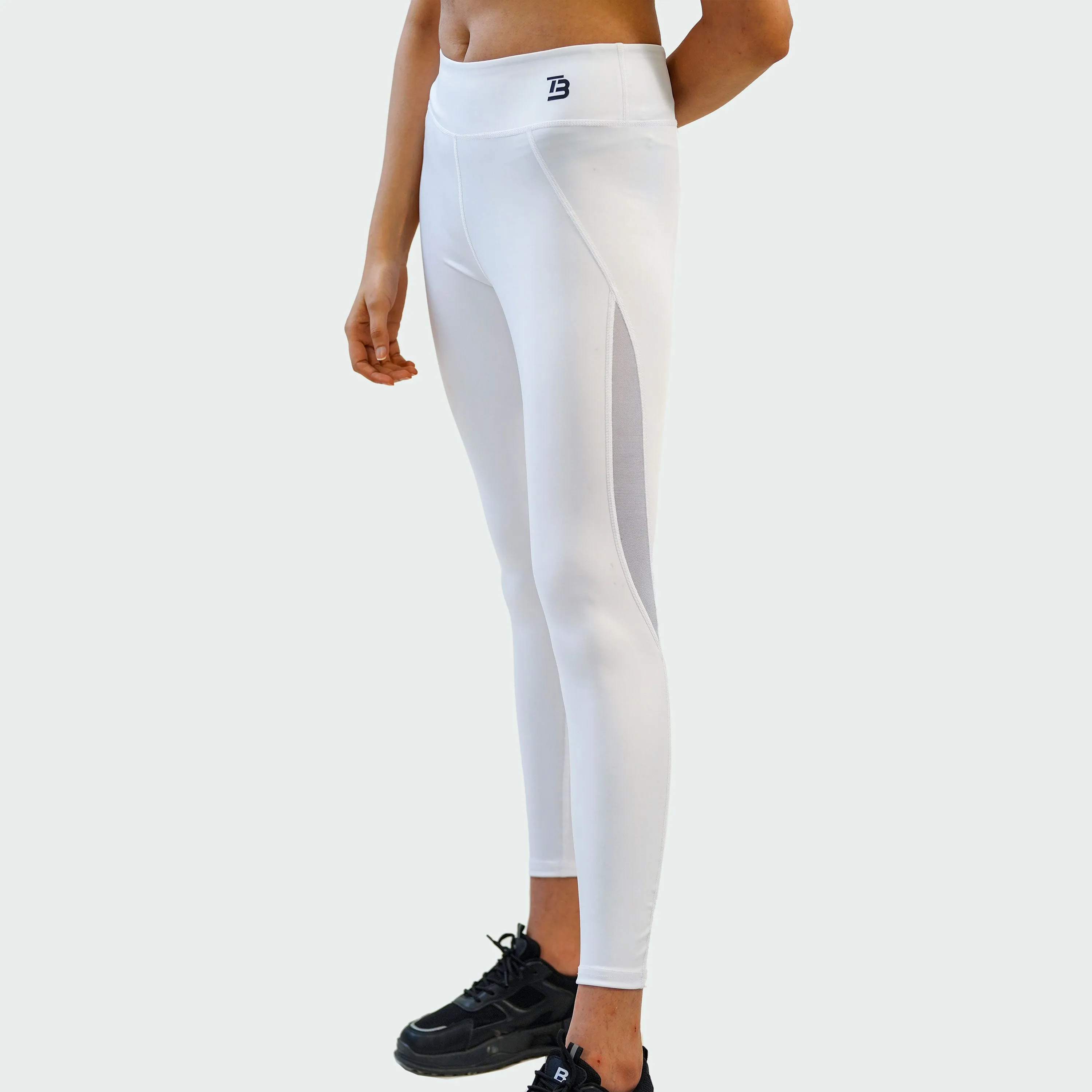 Surve Yoga Set - White